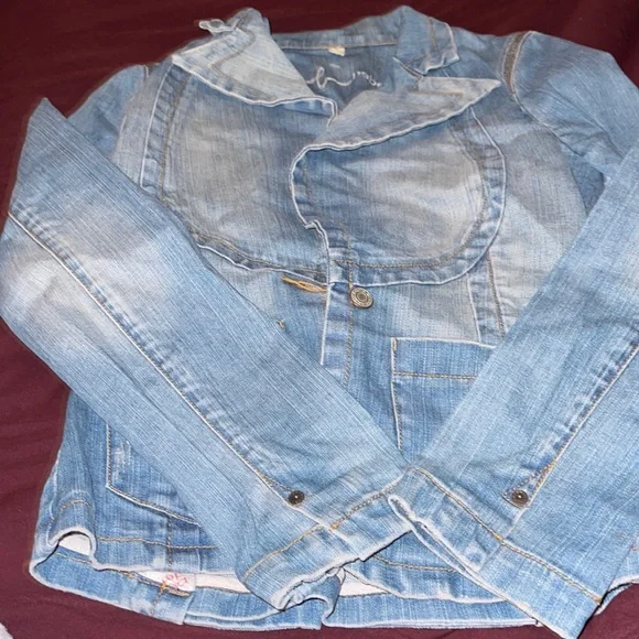 Jean jacket - Picture 1 of 4